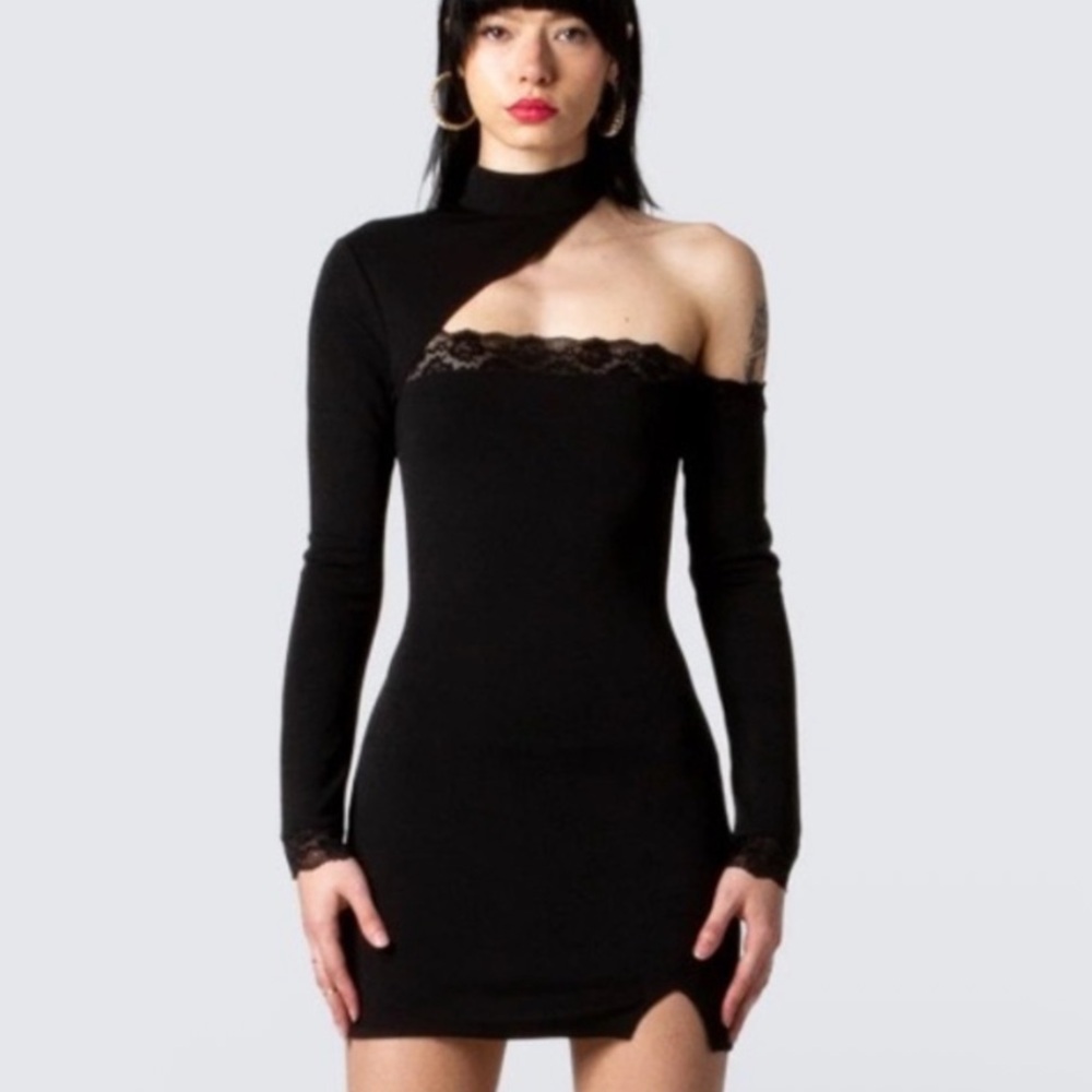 NWOT Finesse Isla Black Lace Trim Mini Off The Shoulder Asymmetrical Dress